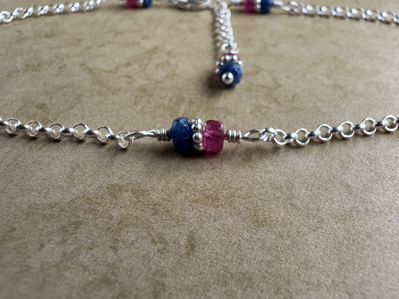 Sterling Silver Blue and Pink Sapphire Chain Anket