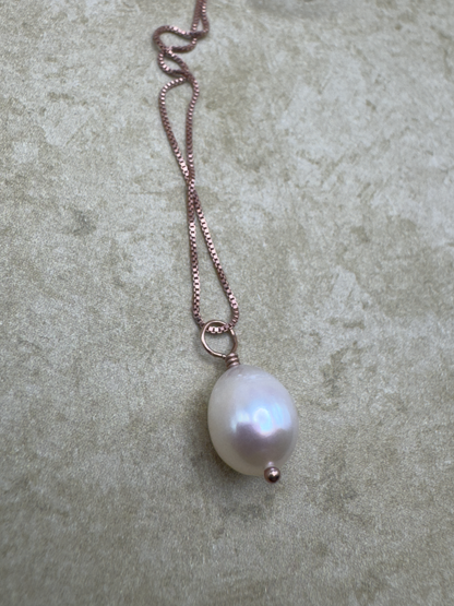 Rose Gold-Filled Single Rice Pearl Drop Pendent
